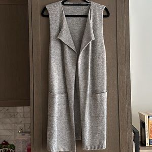 Stradivarius sleeveless long cardigan, size S.